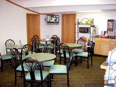 Sunflower Inn & Suites - Гарден-Сити Ресторан фото