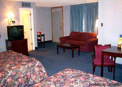 Sunflower Inn & Suites - Гарден-Сити Номер фото