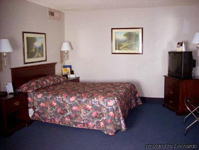 Sunflower Inn & Suites - Гарден-Сити Номер фото