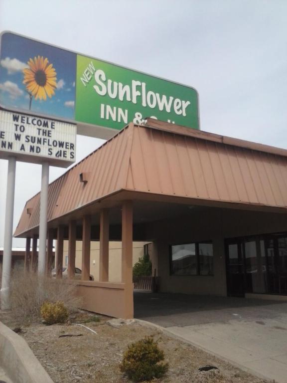 Sunflower Inn & Suites - Гарден-Сити Экстерьер фото