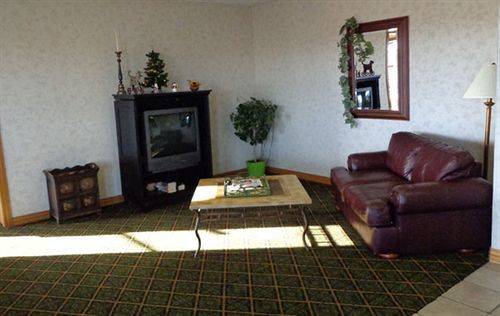 Sunflower Inn & Suites - Гарден-Сити Экстерьер фото